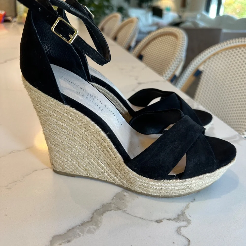 Chinese Laundry Black Wedges Women‎ size 8